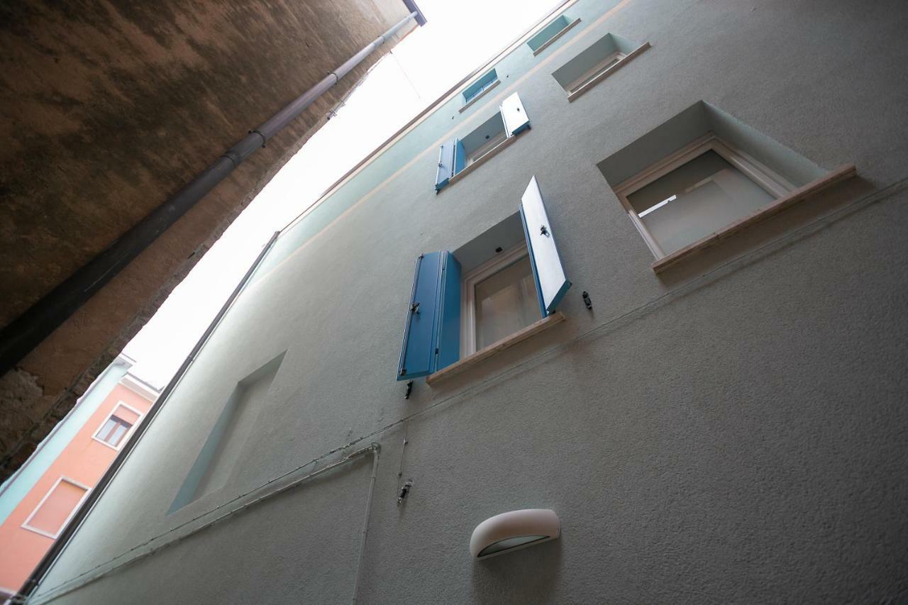 Апартаменты Casa Azzurra Кьоджа Экстерьер фото